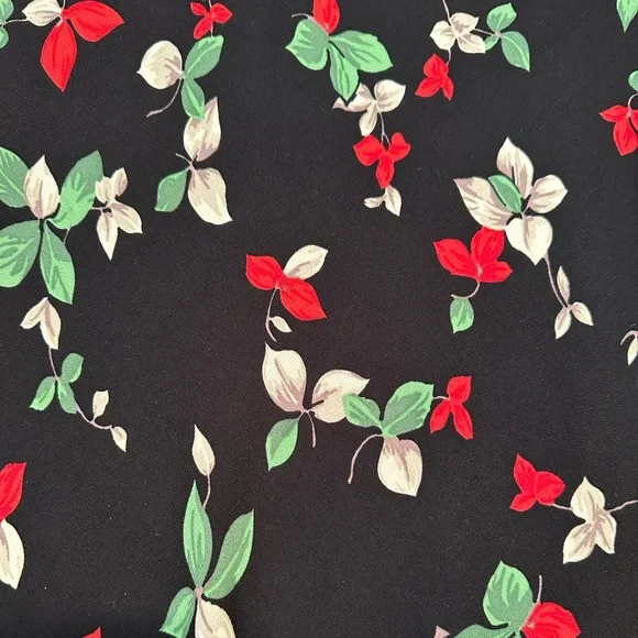 Elegant Floral Skirt - Picture 2 of 4